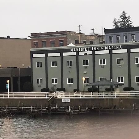 Manistee Inn & Marina Esterno foto