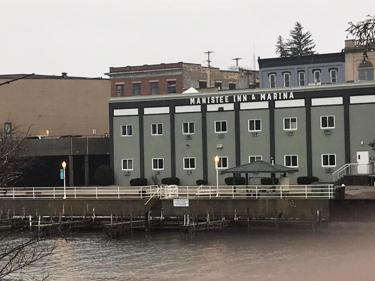 Manistee Inn & Marina Esterno foto